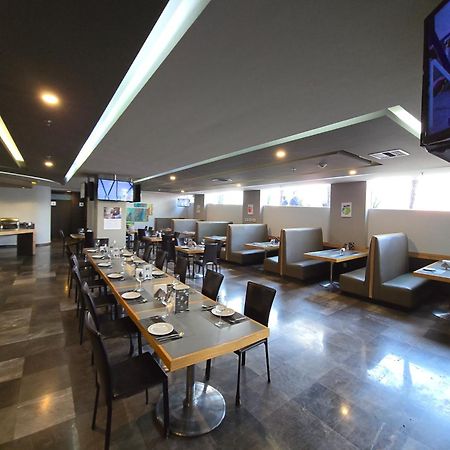 Ramada By Wyndham Mexico City Santa Fe Buitenkant foto