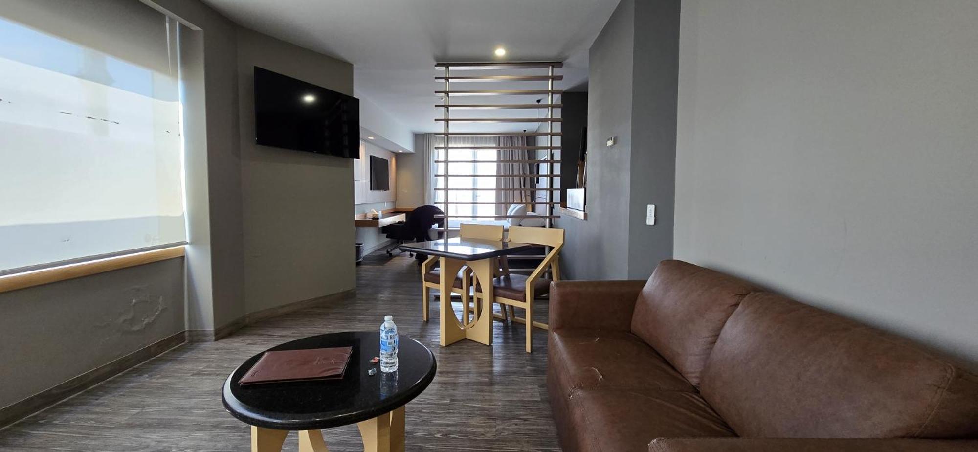 Ramada By Wyndham Mexico City Santa Fe Buitenkant foto