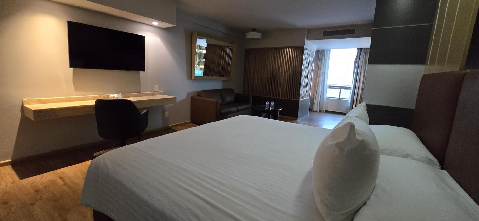 Ramada By Wyndham Mexico City Santa Fe Buitenkant foto