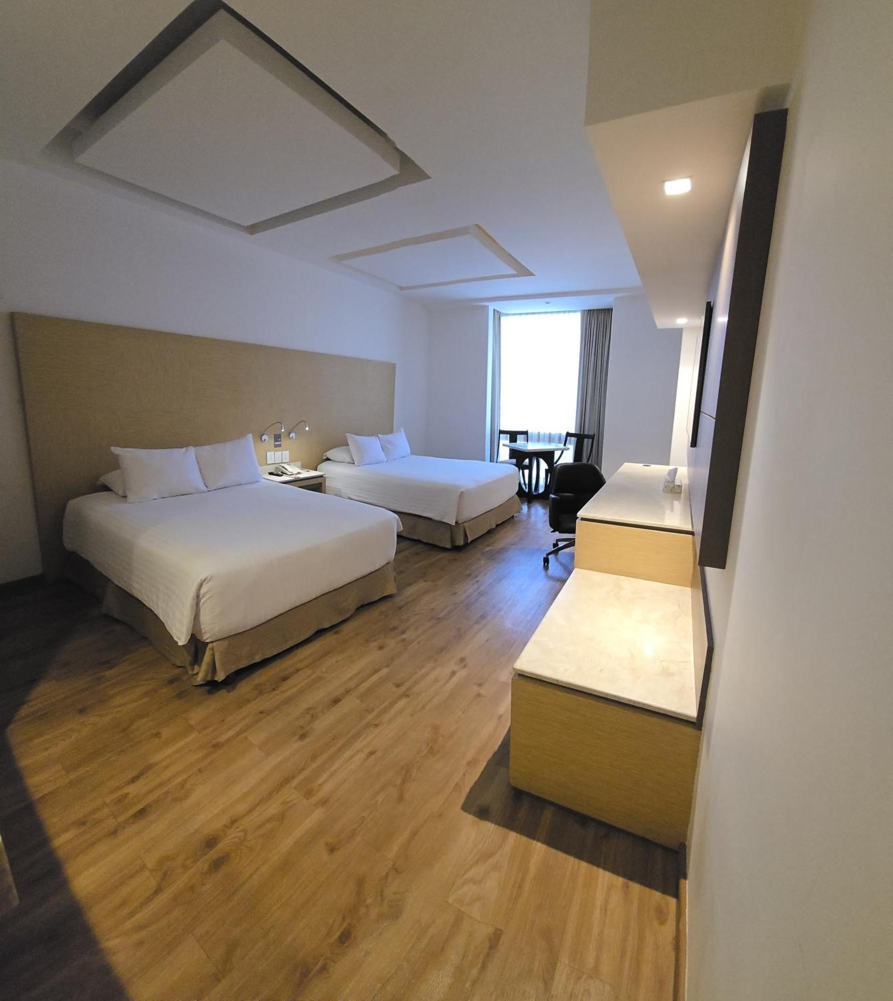 Ramada By Wyndham Mexico City Santa Fe Buitenkant foto