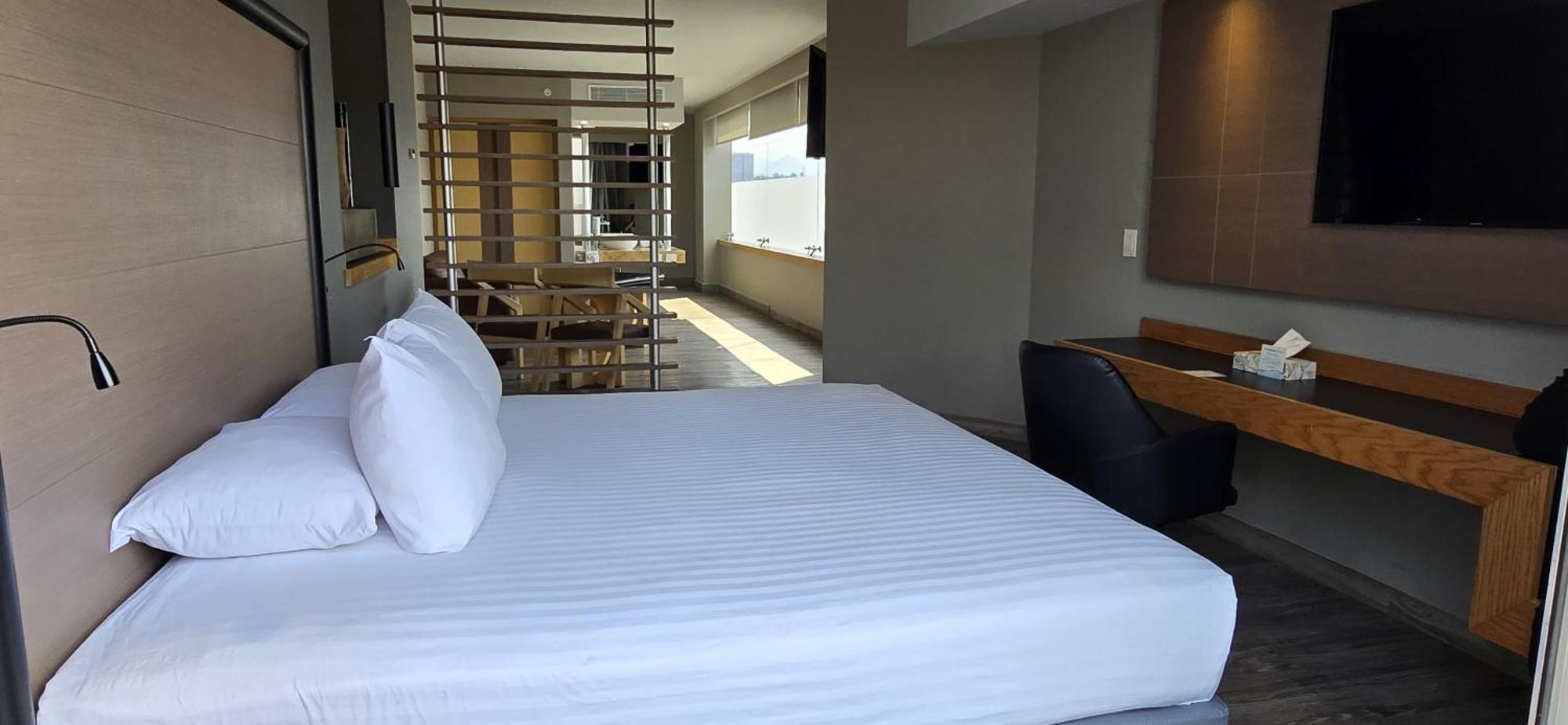 Ramada By Wyndham Mexico City Santa Fe Buitenkant foto