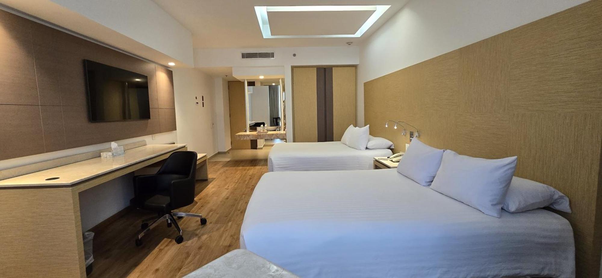 Ramada By Wyndham Mexico City Santa Fe Buitenkant foto
