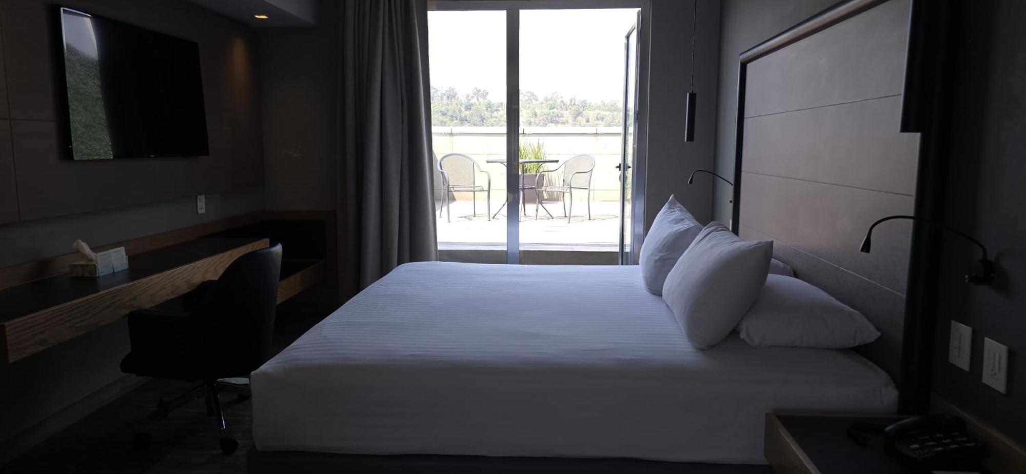 Ramada By Wyndham Mexico City Santa Fe Buitenkant foto